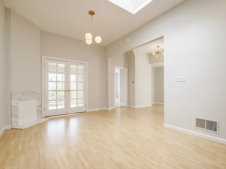 136 Beulah St #2 — Photo 12