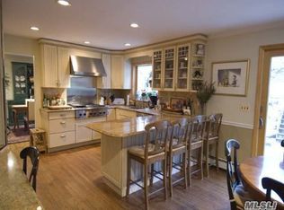 1 Shorewood Ln, Centerport, NY 11721