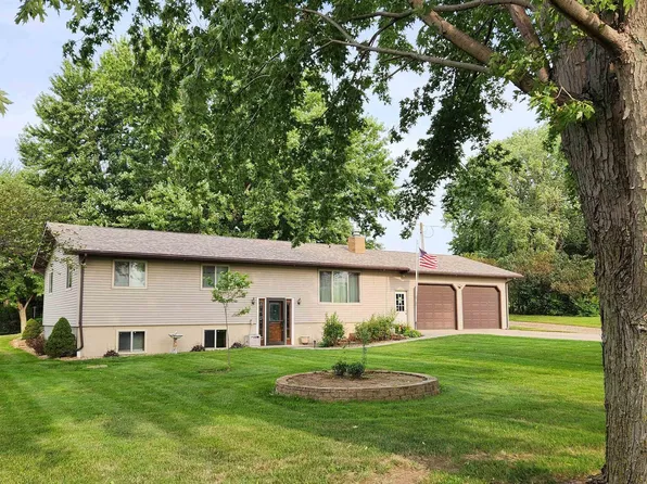 18201 Lake Ave, Le Mars, IA 51031