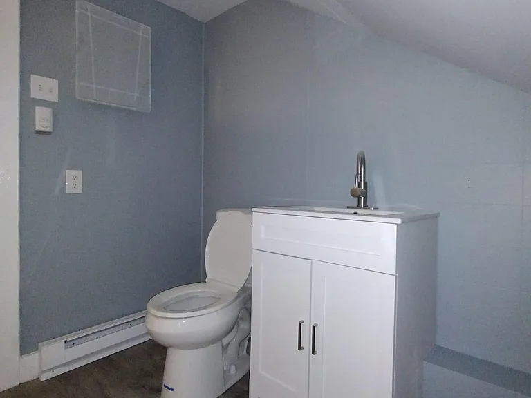 235 Pleasant St #3 — Photo 16