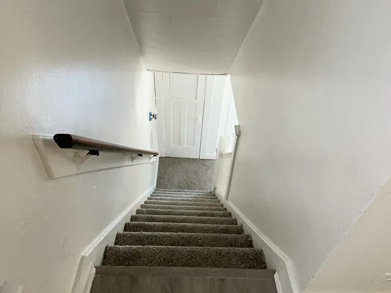 37 S Moss Ave — Photo 4
