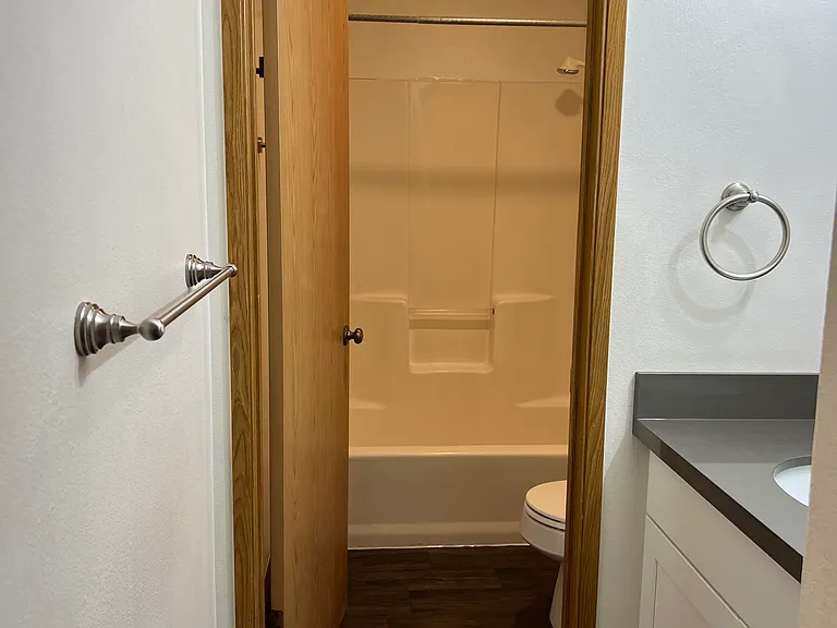 4550 7th Ave NE #101 — Photo 9