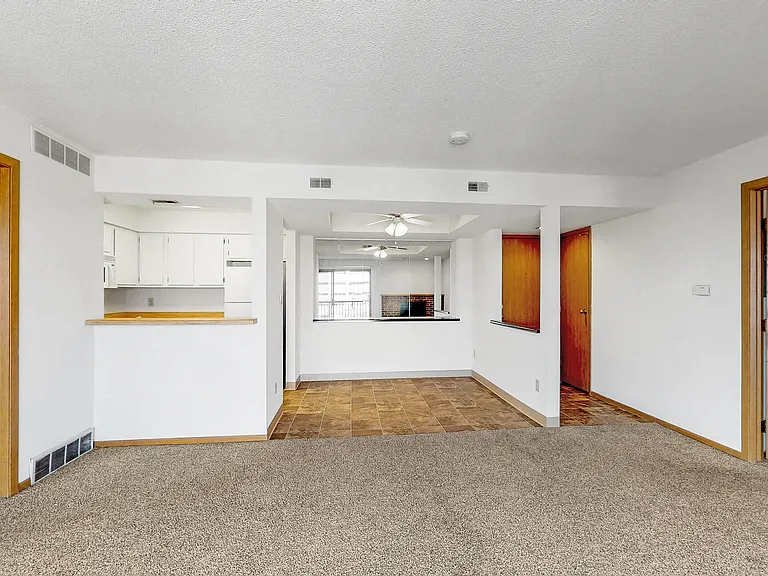 Washington Manor — Photo 28