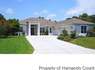 8431 Charleston Dr, Weeki Wachee, FL 34613