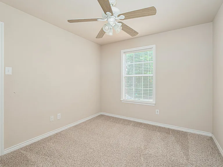 11152 Seguin Dr — Photo 19
