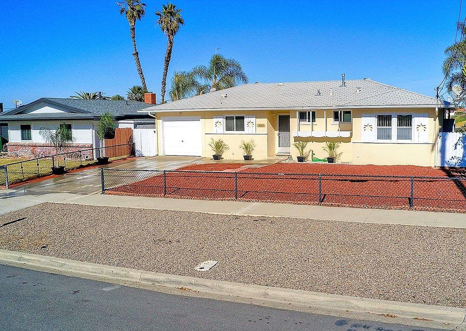 1st image of 2722 Mesa Dr