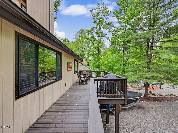 4th image of 12 Underwood Ln