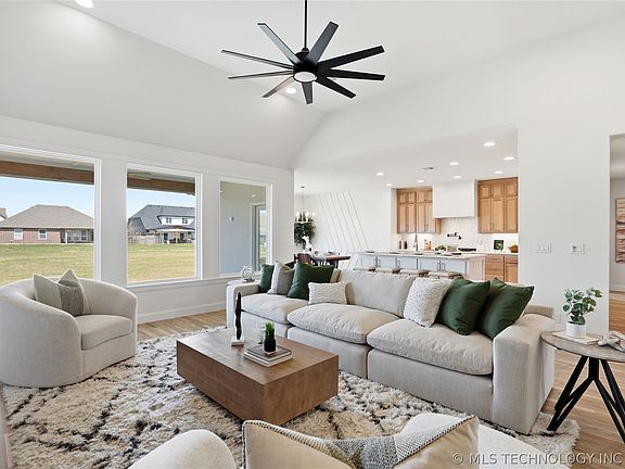 3rd image of 2079 S 136th St