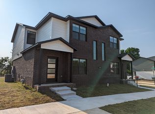 754 N Crater Ave #2, Fayetteville, AR 72704