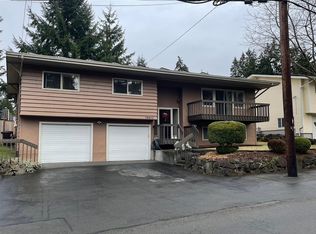 19610 62nd Ave NE, Kenmore, WA 98028