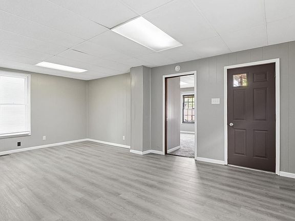 3rd image of 1719 Sinclair St