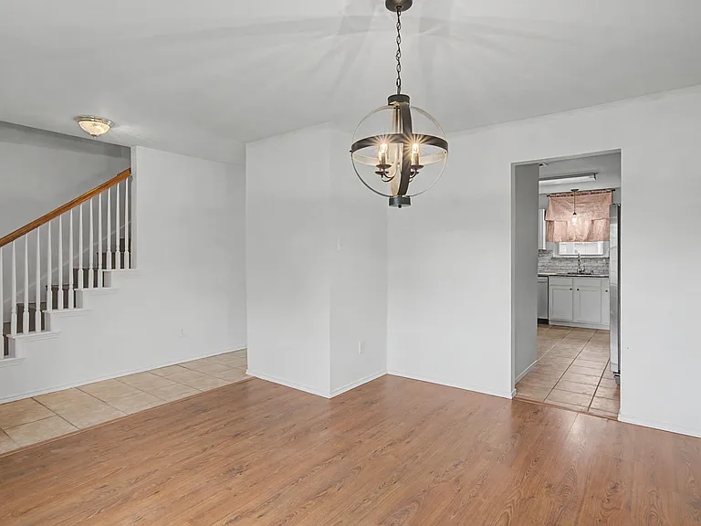 5016 Meridian Ln — Photo 5