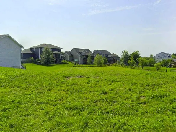 4177 Buckingham Ln, Iowa City, IA 52245