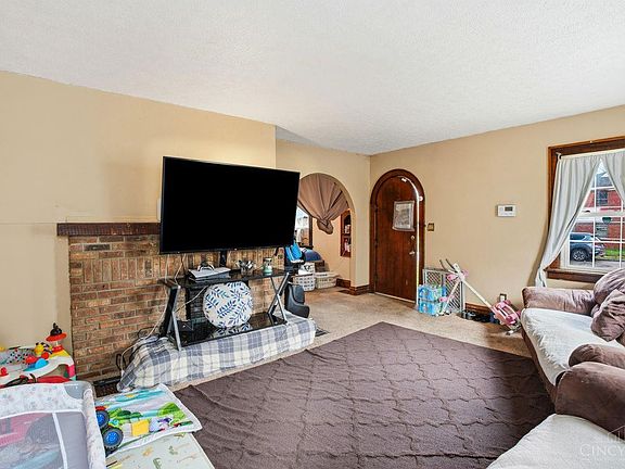 4th image of 2715 W North Bend Rd