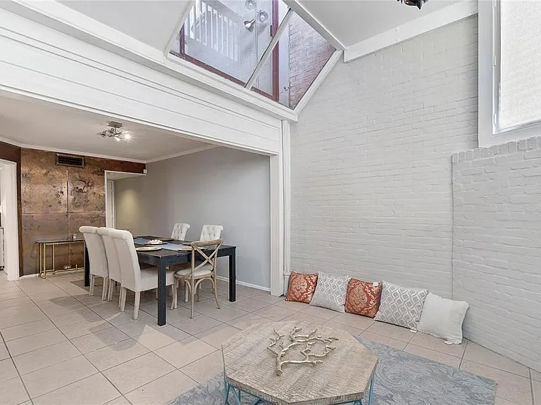 3022 Baldwin St — Photo 3