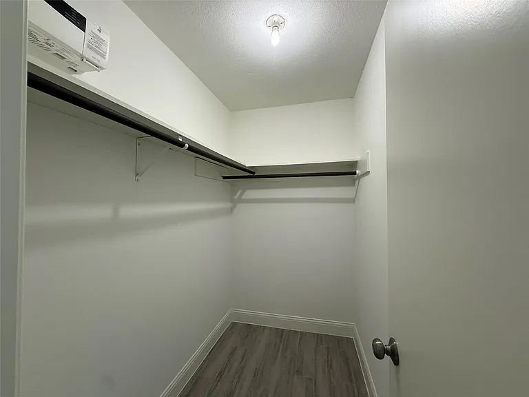 9503 Homeland Dr — Photo 17