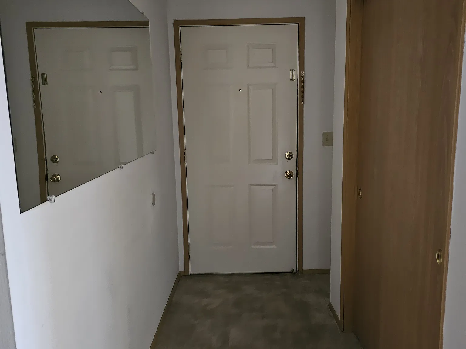 2 bed, 1000 sqft, $1,685 — Photo 2