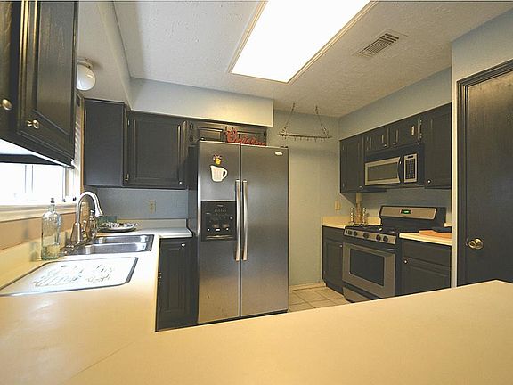 3rd image of 19518 Horden Creek Dr