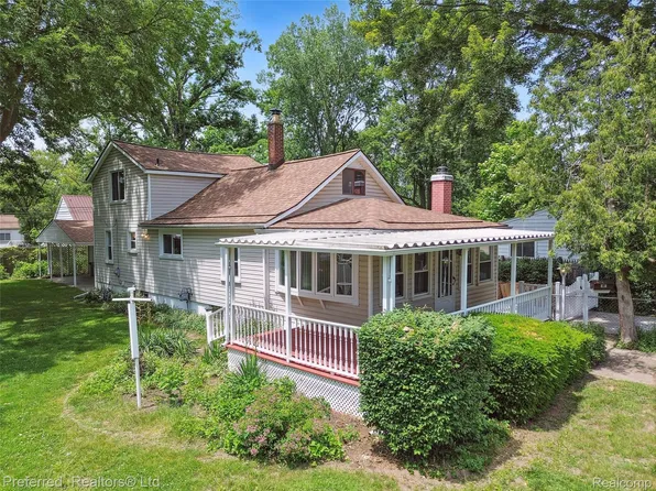 1145 Gilman St, Garden City, MI 48135