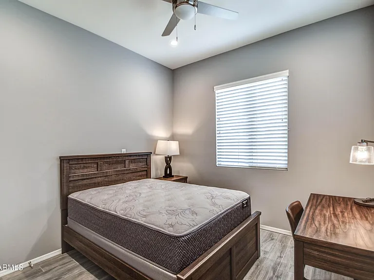 1037 S Farmer Ave — Photo 13