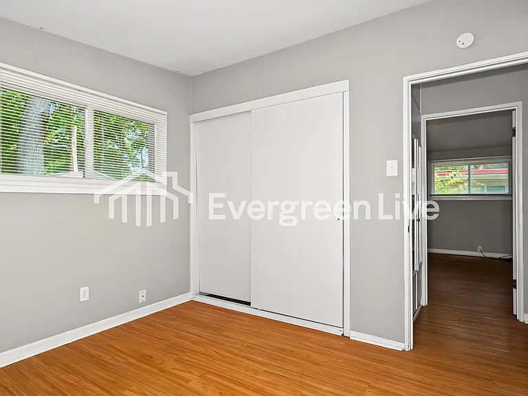 70 Taney Dr — Photo 13
