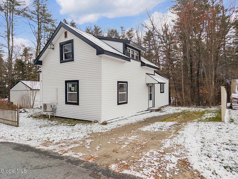 3rd image of 1320 Ridge Road