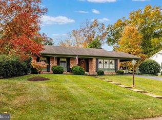 5503 Helmsdale Ln, Alexandria, VA 22315