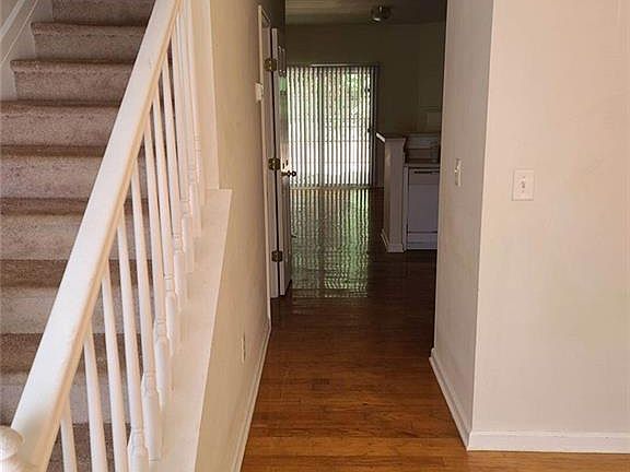 3rd image of 1498 Cove Creek Cir