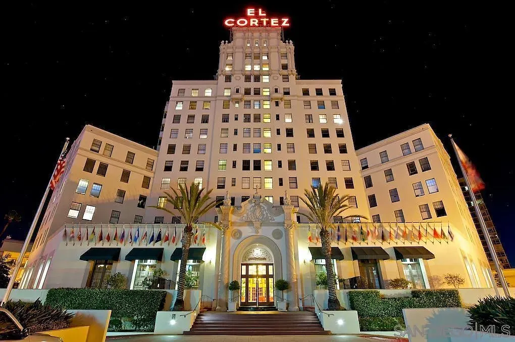 El Cortez — Photo 2