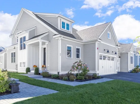 80 Weston Ln #80, Hopkinton, MA 01748