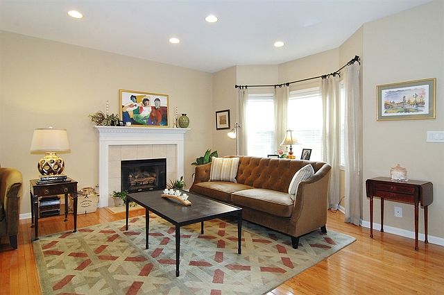 1st image of 3834 N Milwaukee Ave #5