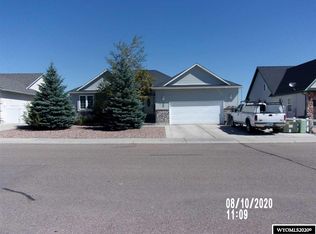 2421 Silver Creek Dr, Rock Springs, WY 82901