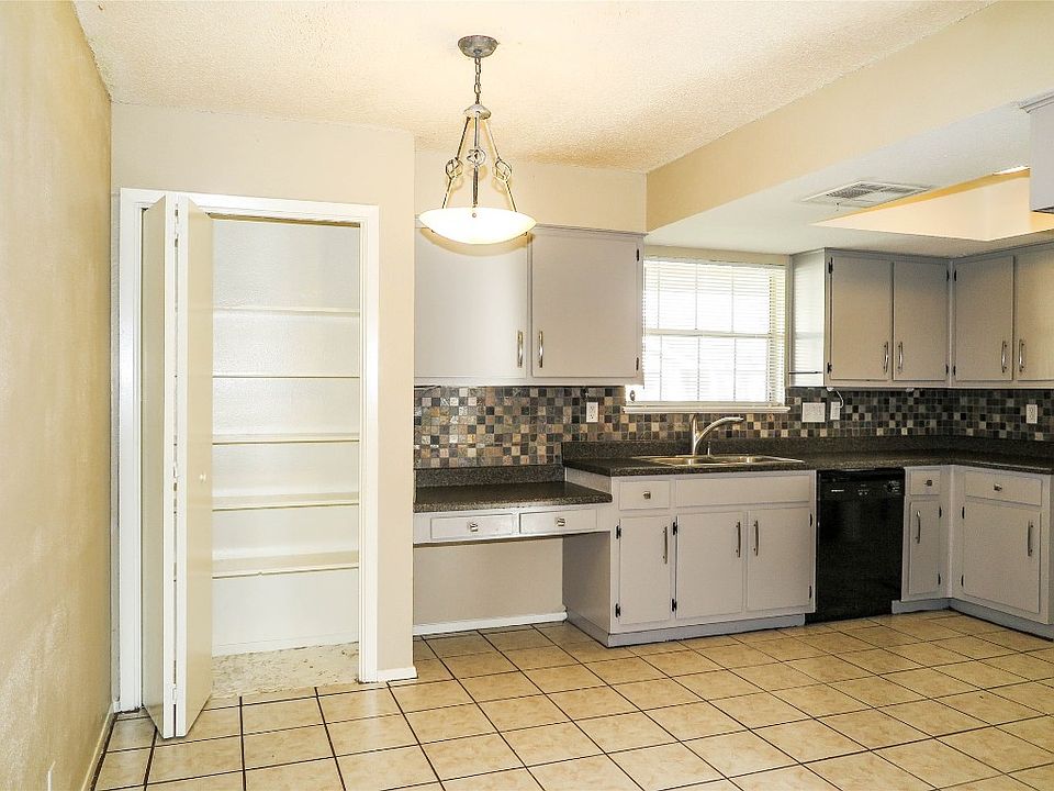 1st image of 308 Golden Oaks Dr #308
