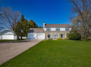 44W388 Indian Creek Trl, Maple Park, IL 60151