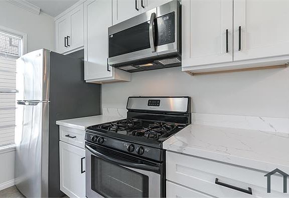 4th image of 3328 Woodbine St APT 1