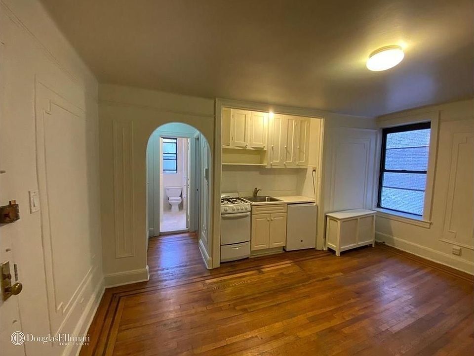 1st image of 951 1st Ave #4B