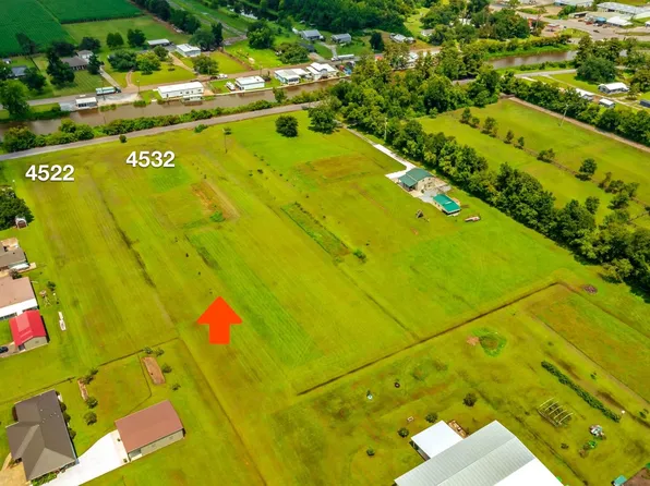 4532 Country Dr, Bourg, LA 70343