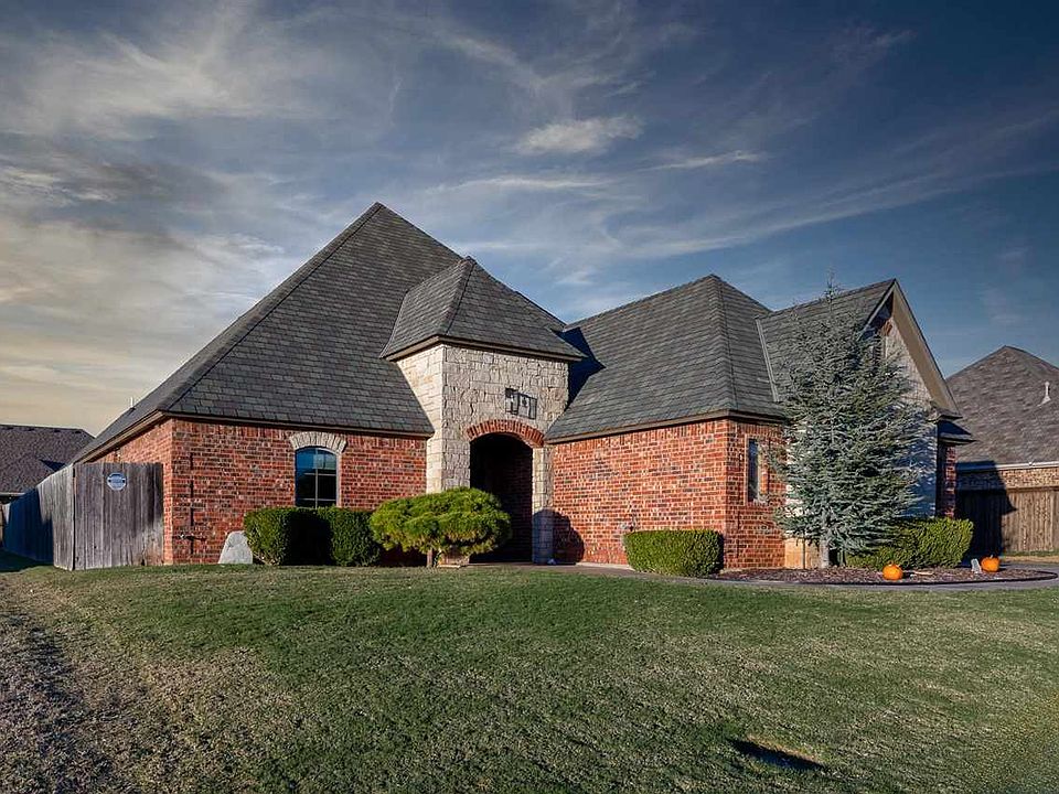1st image of 3710 NE Eastlake Dr