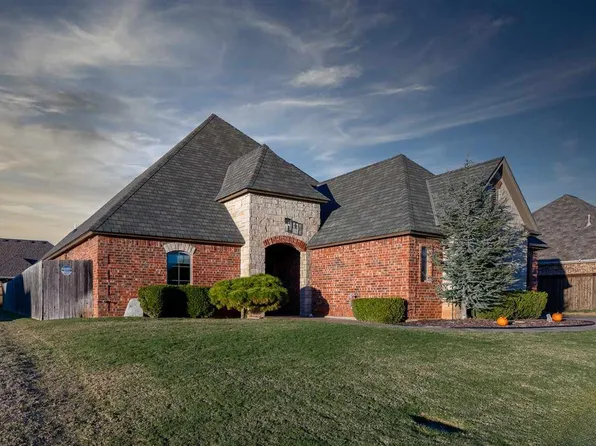 3710 NE Eastlake Dr, Lawton, OK 73507