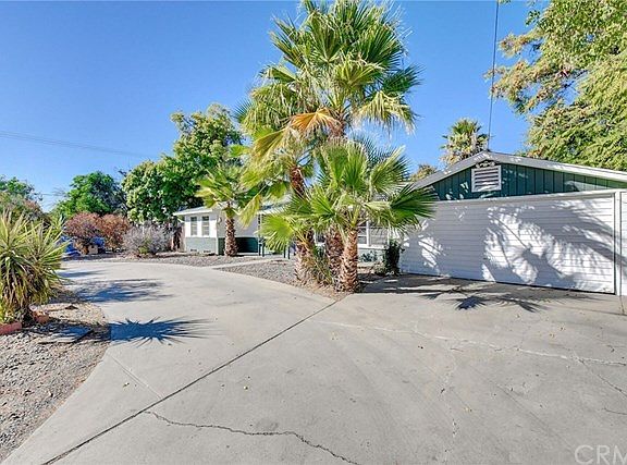3rd image of 41032 Acacia Ave