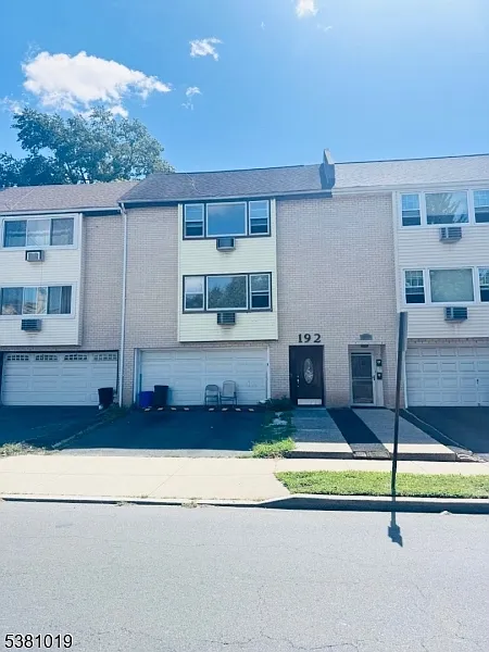 2 bed, 2.0 bath, $2,200 — Photo 1