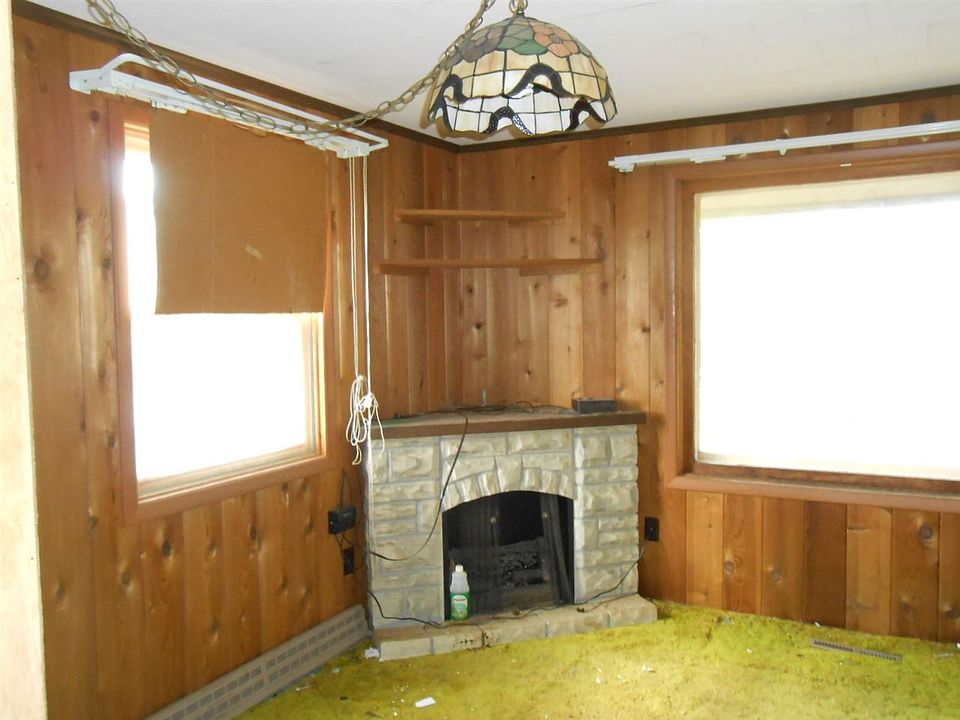 2nd image of 1002 County Road A