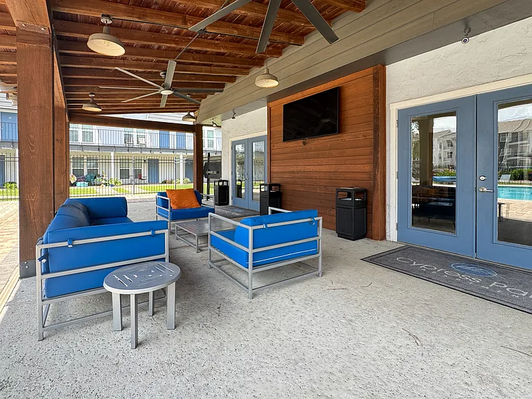 Cypress Park Apartments — Photo 15