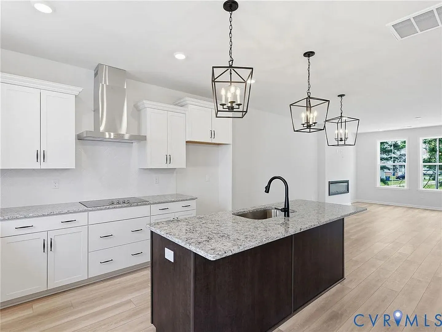 Charming 3BR Townhome in Midlothian — Photo 3