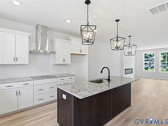 3rd image of 13813 Riverlight Dr