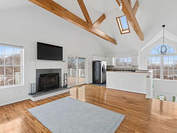 2nd image of 12 Furness Rd