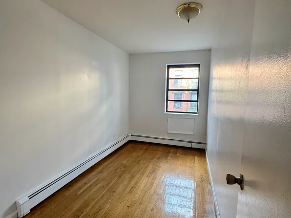 25 Orchard St #401, New York, NY 10002