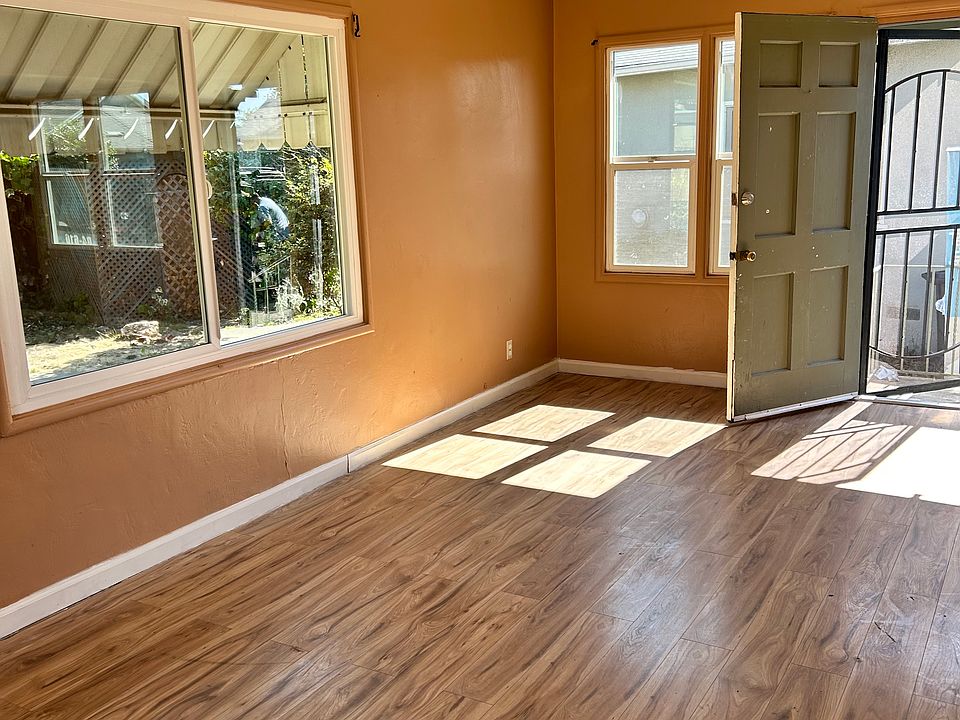 1st image of 781 Grove Way