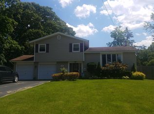 254 George St, West Islip, NY 11795