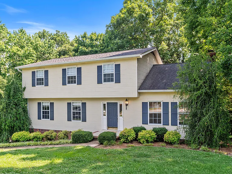 7830 Cove Ridge Dr — Photo 2